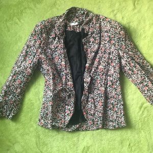 Jacket with shoulder pads